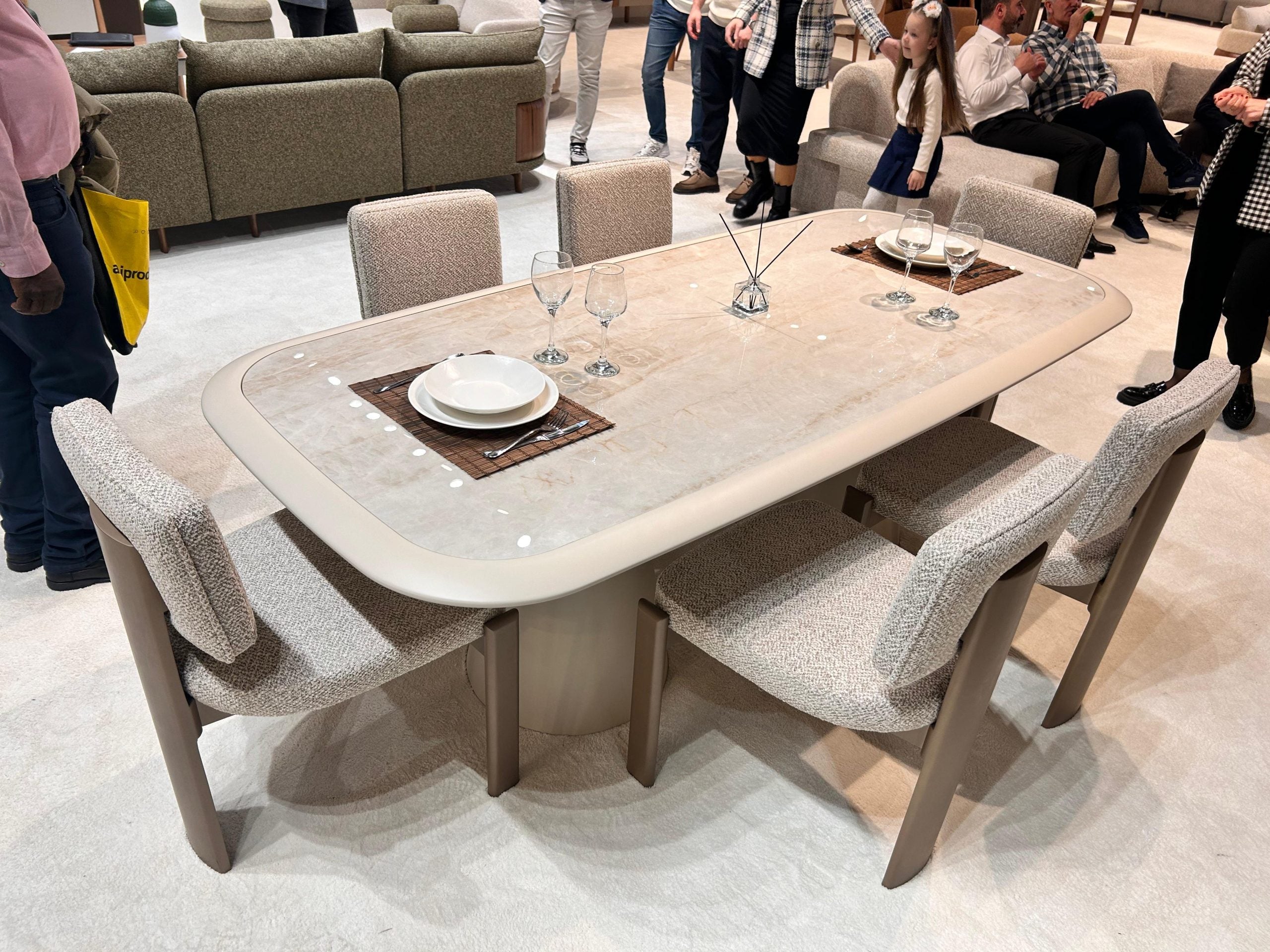 Taç Yemek Odası Takımı