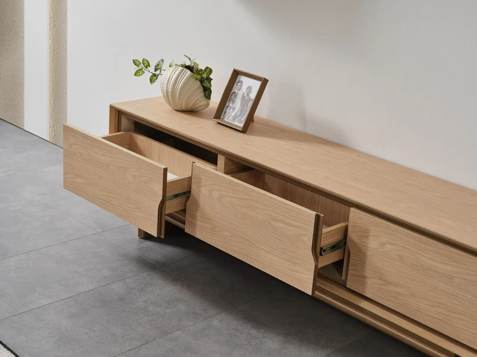 Rota Tv Ünitesi 3 Rota Tv Ünitesi